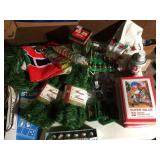 CHRISTMAS DÉCOR INCLUDING GARLAND, SNOW, CARDS,