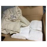 ELECTRIC BLANKET AND ASSORTMENT OF WHITE TOWELS