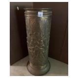 HEAVY WEIGHTED BASE, RAISED DESIGN