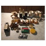 CHICAGO S/P, AVON SKUNK BOTTLE, KAHLUA MUGS,