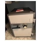 VANGUARD 1.3 SAFE, 21 H X 14 W X 18 D INCLUDES