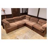 BROYHILL SECTIONAL SOFA, 93 X 93