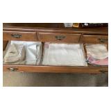 TABLE CLOTHES & LINENS, HALF APRONS