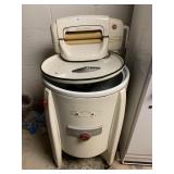 SPEED QUEEN WRINGER WASHER