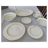 MIKASA BONE CHINA NARIUMI - "HUNTER" SERVICE FOR