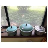 CLUB POTS WITH LIDS, 2 BLUE, 1 ALL ALUMINUM