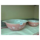 2 PYREX BOWLS PINK 4 QT. & 1.5 QT.