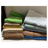 ASSORTED BATH TOWELS
