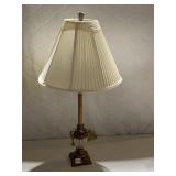 URN CENTER LAMP W/ SHADES 32" H