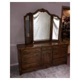 ETHAN ALLEN 9 DRAWER DRESSER PLUS 1 DOOR WITH 3