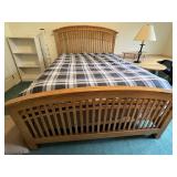 OAK QUEEN BED 68" W X 52" H