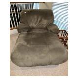 OVERSIZED RECLINER/CHAISE 1 PC. 4