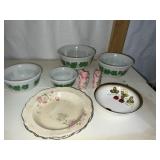 4 NESTING BOWLS, SERVING BOWL WTC.