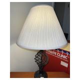 TWIST DESIGN CENTER METAL BASE LAMP