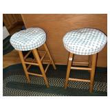 WOOD STOOLS WITH CUSHIONS