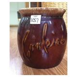 HULL COOKIE JAR NO LID