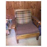 PINE FRAME ARM CHAIR.