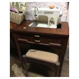 NECCHI SEWING MACHINE AND SEWING BASKET WITH
