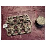 GINGERBREAD CAST IRON MOLD & METRO METER TRIDENT