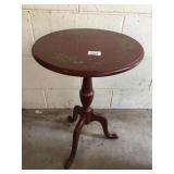 ROUND STENCIL TABLE 20.5 H X 14 W