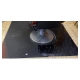 FLOOR MAT UNDER BARBER CHAIR