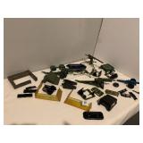 VARIETY OF VINTAGE GI JOE ACCESSORIES INCLUDING