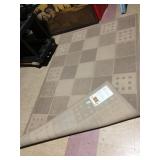 IKEA VIUM AREA RUG, BEIGE SQUARE DESIGN,