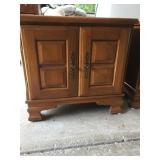 END STANDS 2 DOOR FRONT, 22 H X 24 W X 24, TIMES