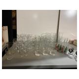 ASSORTED GLASSWARE INCLUDING STEELERS ROCKS