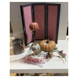 SM. FOLDING SCREEN 21" H X 22" W AND GLAZED