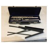 FLUTE ARMSTRONG MODEL U6198, MUSIC STAND
