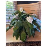 PLANTER W/ SILK PLANT