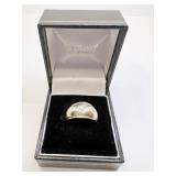 14K BAND WITH 3 DIAMONDS - SZ 5 3.75 DWT