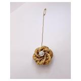 18K OUTSTANDING 1" INTERLONG DESIGN W/ DIAMOND