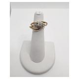 14K CENTER DIAMOND AND 8 SIDE DIAMONDS RING 3.37