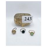 10K JADE TONE STONE RING SIZE 6.5, TWO UNMARKED