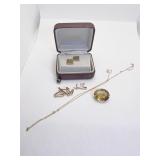 14K CHAIN AND PENDANT 1.36 DWT PLUS AMBER STONE;