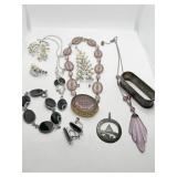 VICTORIAN VENETIAN GLASS PURPLE SET 4 BROACHES,