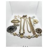 VINTAGE PIN, GOLD TONE BEADED NECKLACE, BLUE