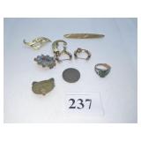 GROUP OF ENAMELED PINS 2 HORSESHOE PINS MANSELLE