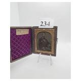 DAGUERREOTYPE MALE FIGURE LEATHER CASE