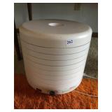 NESCO GARDENMASTER FOOD DEHYDRATOR AND JERKY