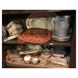 LENOX SPECIAL DISH SET, APPROXIMATE SERVICE FOR