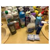 ASSORTMENT OF CLEANING PRODUCTS