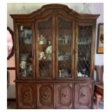 DREXEL HERITAGE CHINA CABINET WITH FRETTED GLASS
