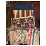 10 VINYL/8 CLOTH PLACEMATS AND USED LINEN DISH