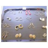 GROUP OF SIXTEEN MATCHED PAIRS OF EARRINGS HOOPS,