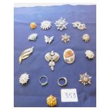 GROUP OF FIFTEEN PINS RHINESTONE BROOCHES, TWO
