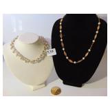 GOLD TONE PEARL AND FLAT GOLD BAR NECKLACE AND