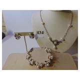 SILVER TONE NECKLACE WITH MULTICOLOR PENDANT AND